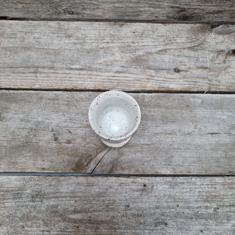 Æggebæger hvid m. nister billede 2