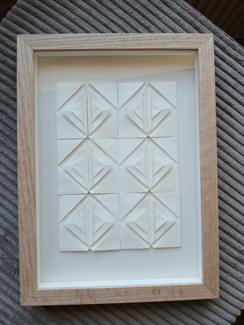 A4 foldet unika papirværk, naturhvid, indrammet