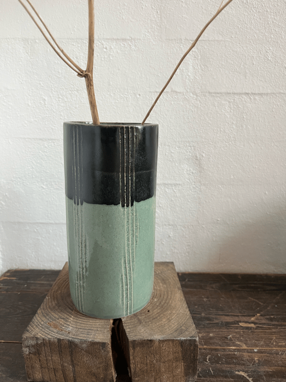 Vase, Lys himmelblå/sort