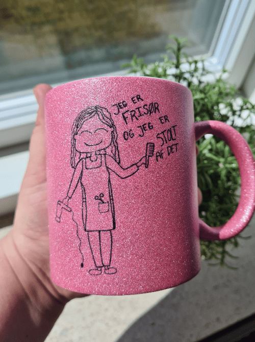 Krus: Jeg er frisør og jeg er stolt af det Pink Glimmer
