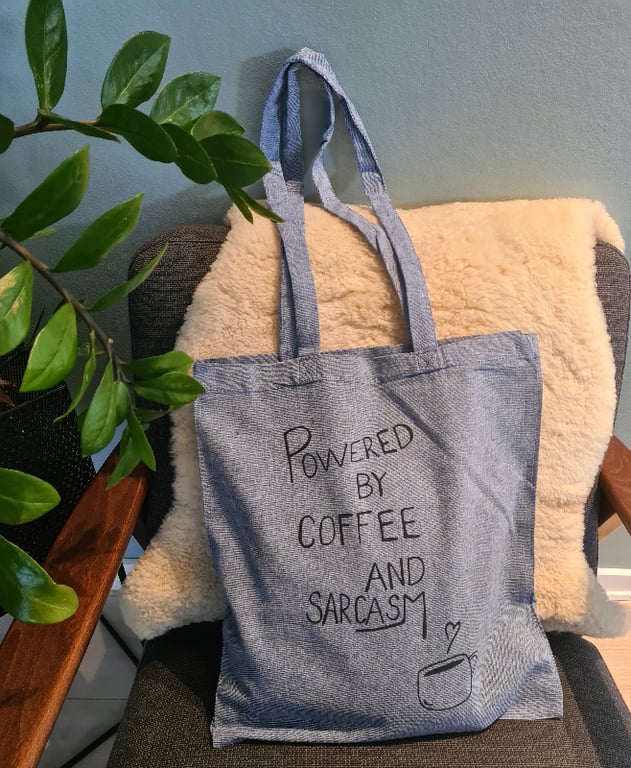Mulepose: powered by coffee and sarcasm Blå  (2)