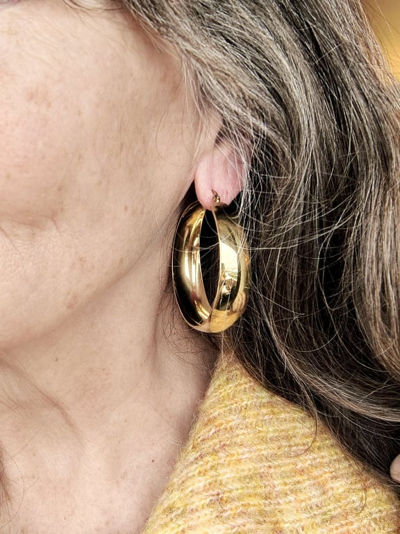 Jeanne øreringe / 50 mm / Kirurgisk stål / forgyldt