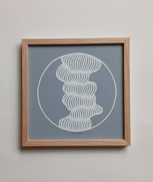 20x20cm papercut, dueblå, indrammet