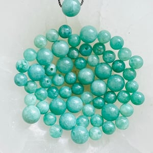 Mintgrøn jade- vedhæng – produktbillede