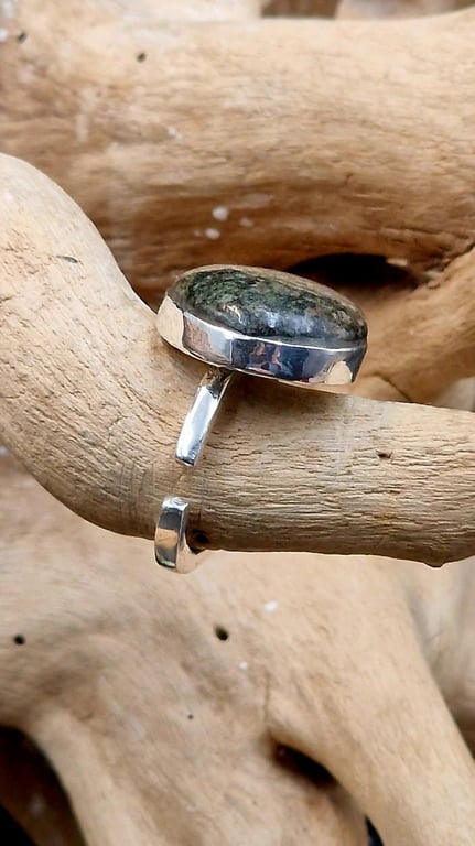 One-size serafinite ring