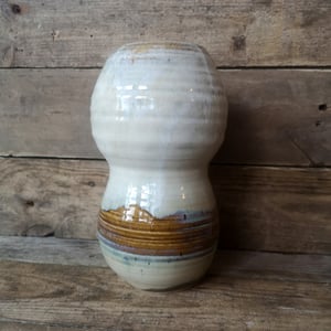 Vase i HAVSKUM glasur – produktbillede