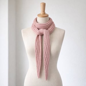 Elise Scarf strikkeopskrift – produktbillede