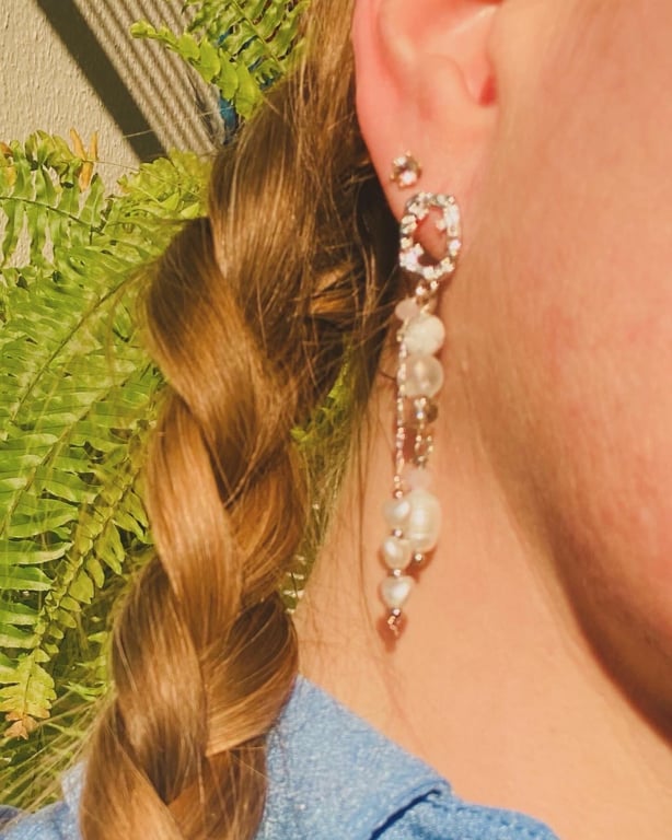 Bjergkrystal og Howlite 