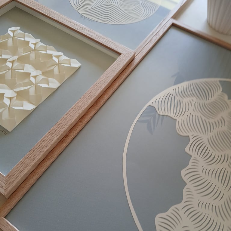 30x30cm foldet værk, dueblå. indrammet  (3)