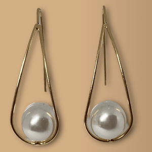 Hvide øreringe  – produktbillede