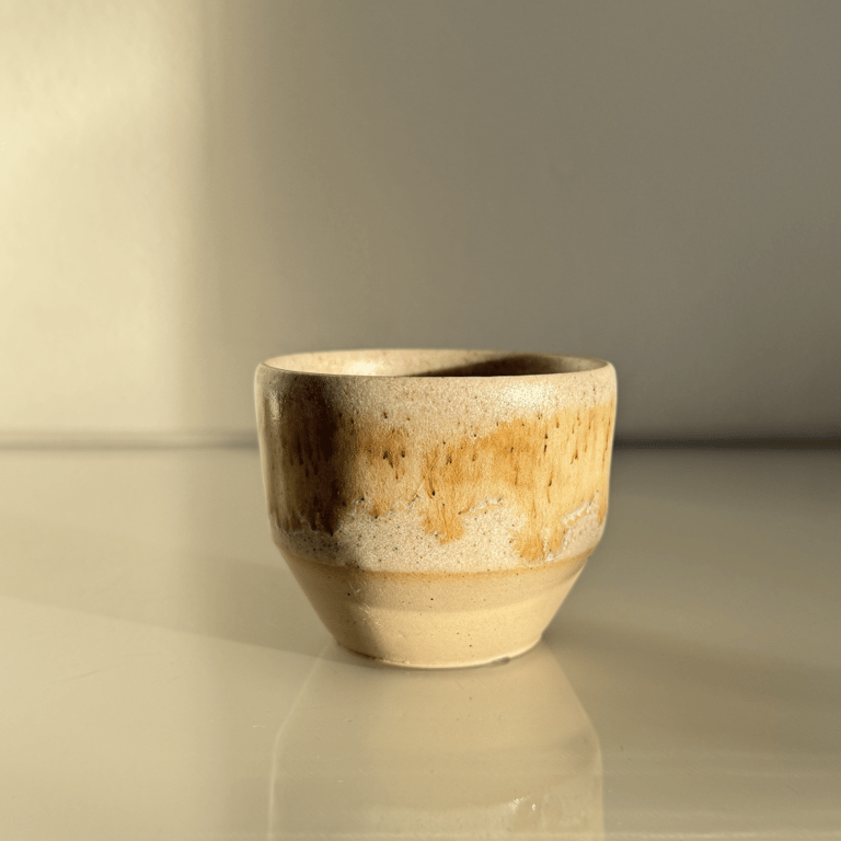 Espresso kop i beige granit billede 4