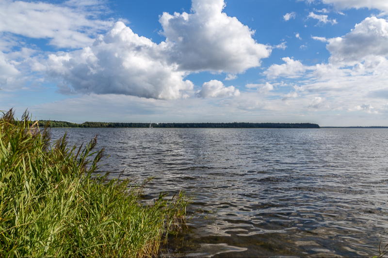 Udsigten over Præstø fjord fra Faxe siden en smuk sommerdag