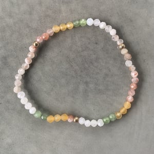 Solsten, månesten og jade armbånd 3mm – produktbillede