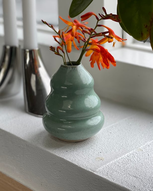 Lille buet vase, kobbergrøn billede 2