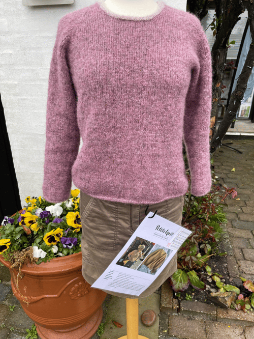 Kit: Kumulus  med rund hals fra PetiteKnit - Garnkit (4)