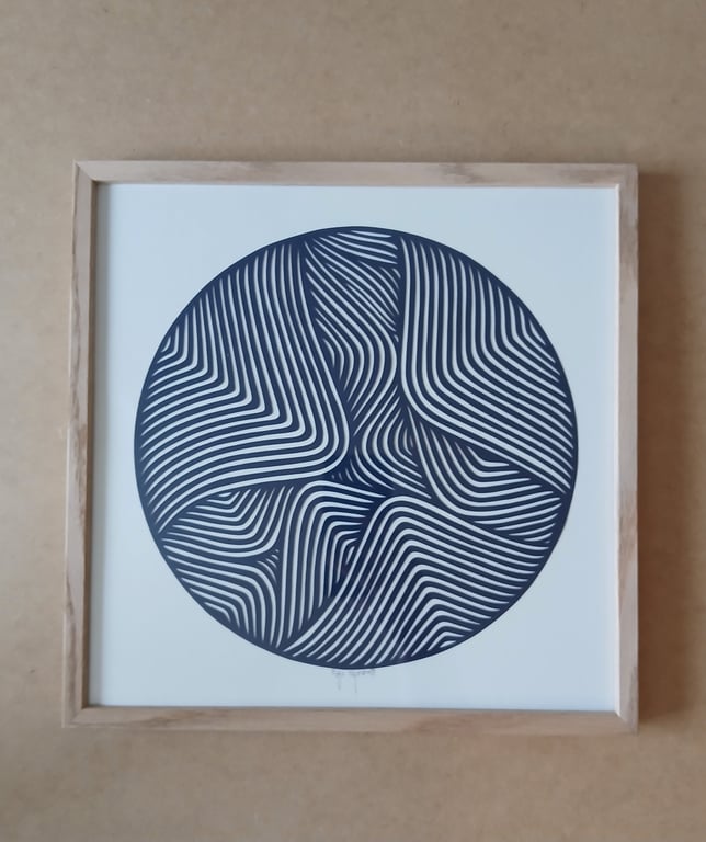 30x30cm papercut I marineblå, indrammet  (2)