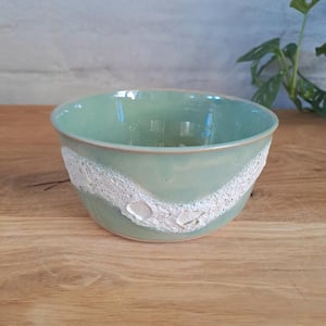 Skålen er 7 cm høj og 14 cm i diameter – produktbillede