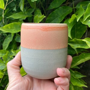 Hånddrejet kop – produktbillede