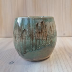 Stort krus uden hank. – produktbillede