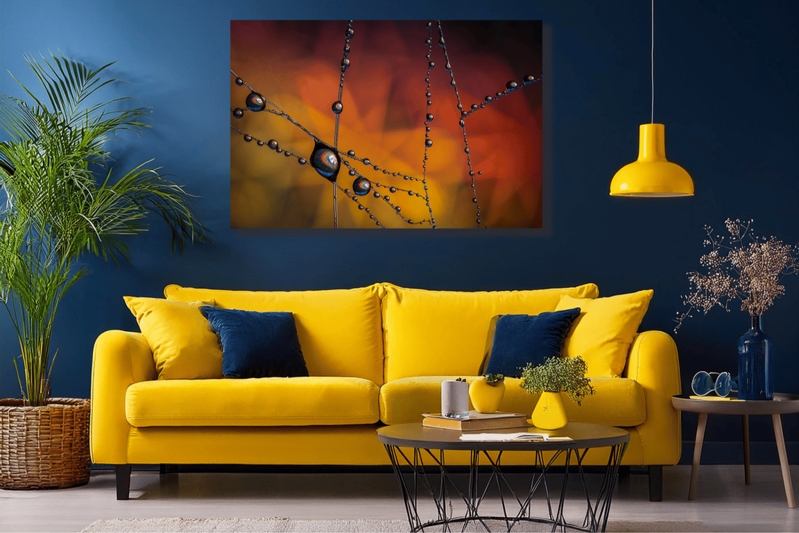Vanddråber i makro kunst i orange nuancer. billede 2