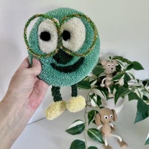 Tuftet vægophæng i uld – Håndlavet til børneværelset  – produktbillede