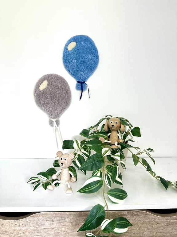 Tuftet farverig ballon (lille)- Håndlavet vægkunst i uld. billede 5