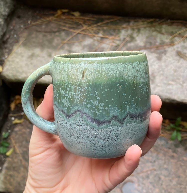 Hånddrejet kop med hank billede 2