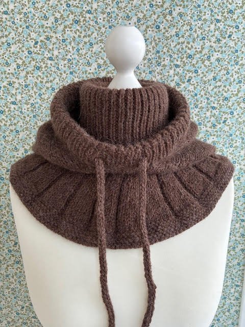 Digital opskrift: Loving Lissi - Pixie Hood (halsedisse med hætte)