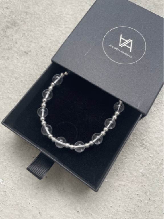 Bjergkrystal med sølv perler