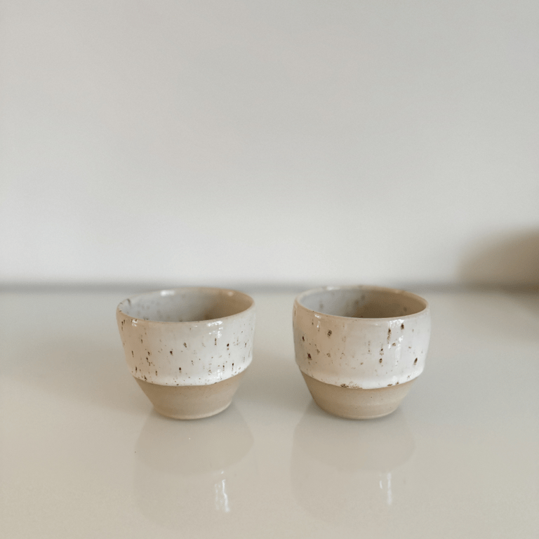 Espresso kop lille, råhvid med nister