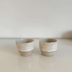 Espresso kop lille, råhvid med nister – produktbillede