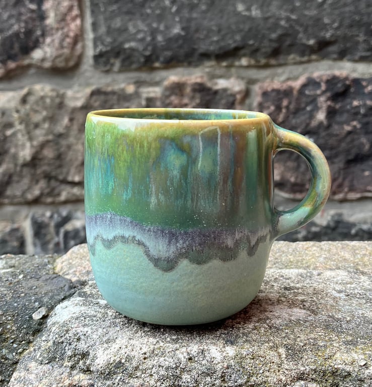 Hånddrejet kop med hank billede 2