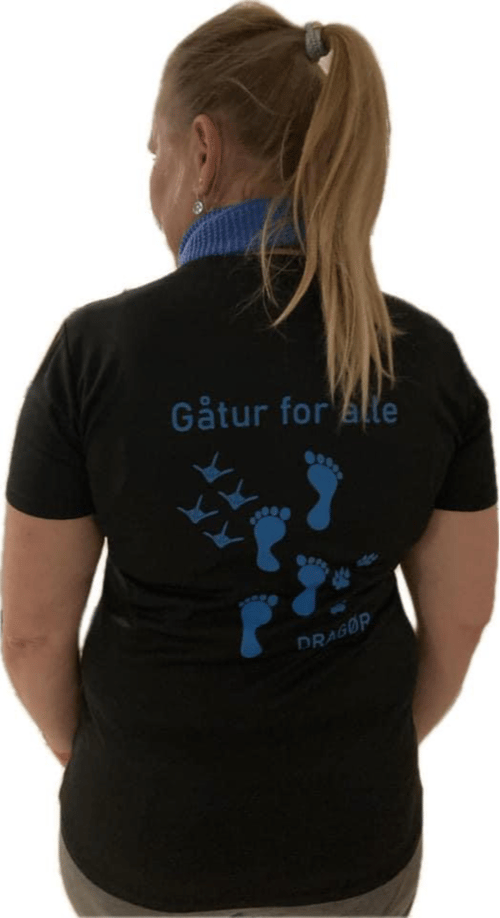 T-shirts dame sort med blå logo (2)