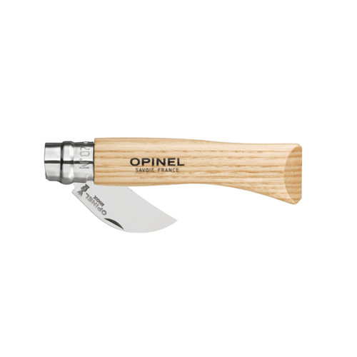 Sammenklappet Opinel lommekniv med lyst træskaft og rustfrit stål klinge, mærket "OPINEL SAVOIE FRANCE". (1)