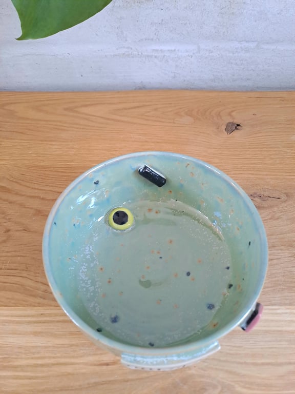 Slikskålen er 15 cm i diameter og 6 cm høj billede 3