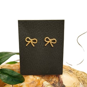 Sløjfe - ørestikker – produktbillede