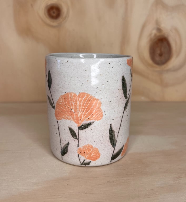 Vase med orange blomster  billede 2