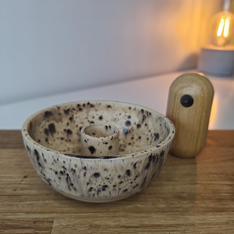 Brun plettet lysestage 