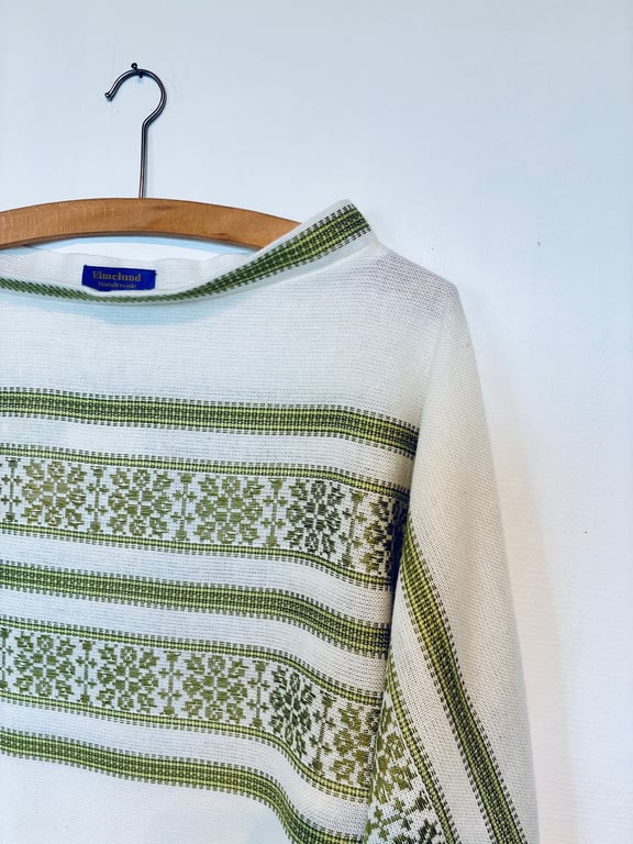 Trine-bluse med græsgrønt mønster billede 2