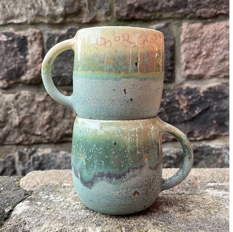 Hånddrejet kop med hank billede 5