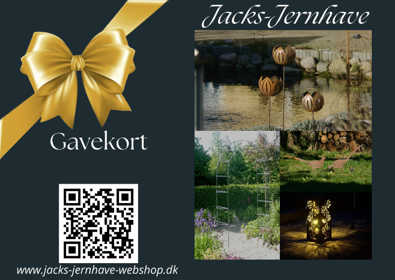 Gavekort med gyldent bånd og sløjfe, fire billeder af jernhavedekorationer ved vand og i have, samt en QR-kode og webadressen www.jacks-jernhave-webshop.dk.