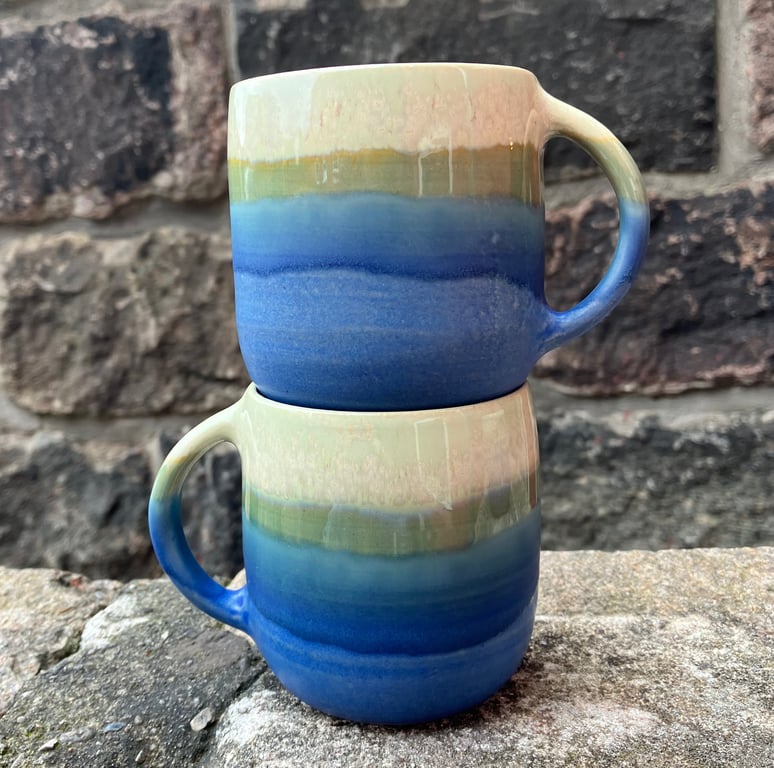 Hånddrejet kop med hank billede 7