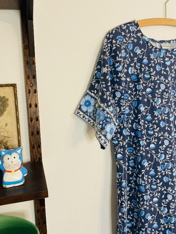 Marianne-kaftan inspireret kjole med blomster billede 2