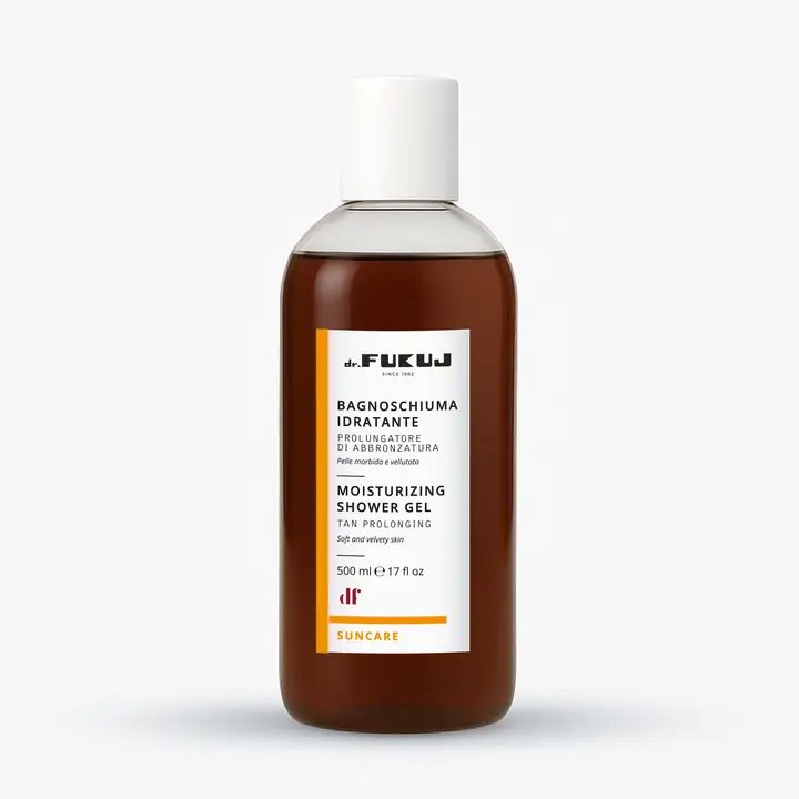 Flaske med dr. Fukuji fugtgivende shower gel i brun klar emballage med hvid etiket og hvid låg.