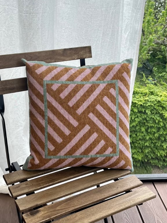 Cirkus Striber pude 2027-2 Str. 39 x 39 cm.