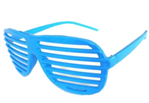 Hellblaue Rolladenbrille – shutter shade. (1)