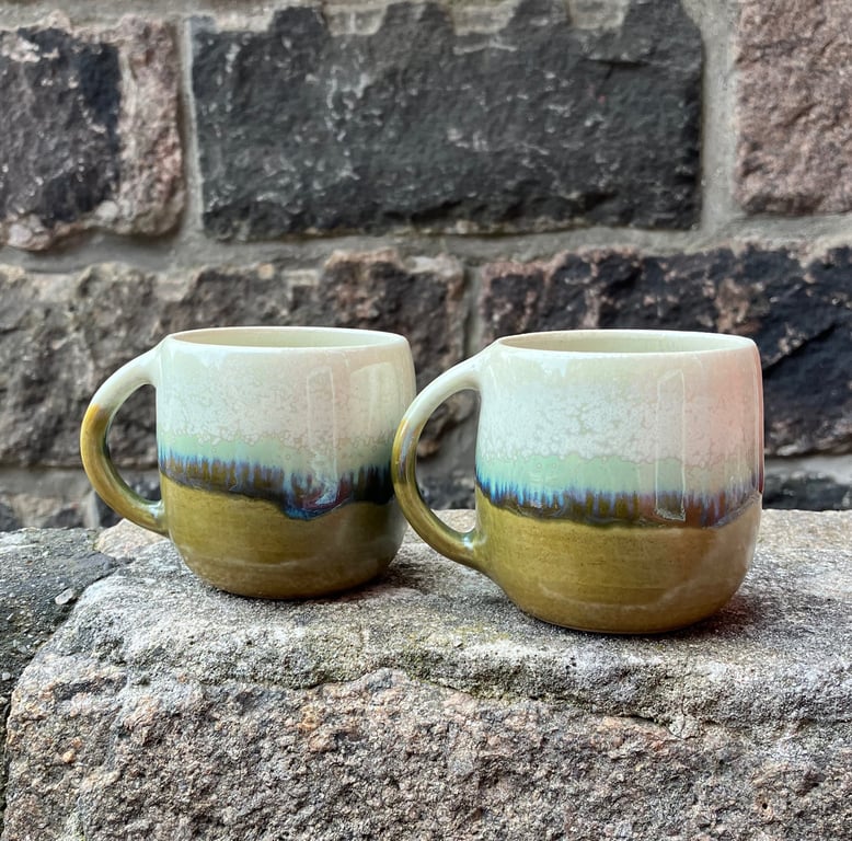 Hånddrejet kop med hank  billede 7