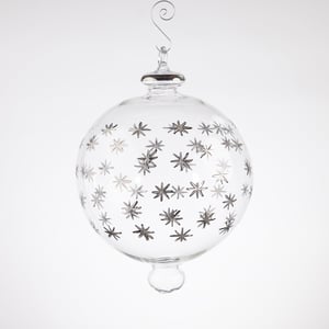 JULEKUGLE DESIGN 1002 KRYSTAL MED GULD ELLER HVIDGULD – produktbillede