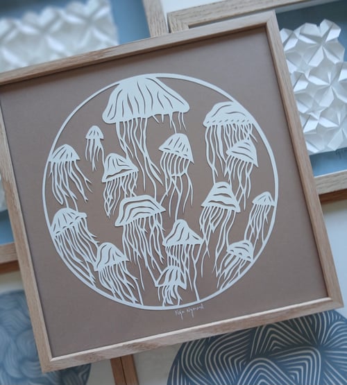 30x30cm papercut, nougat, indrammet 