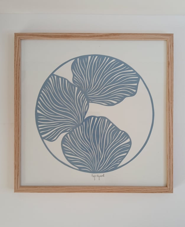 30x30cm papercut,, dueblå, indrammet  (2)